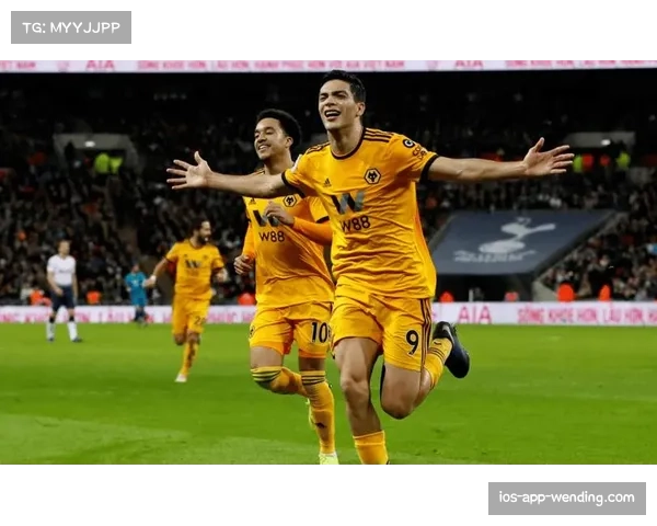 狼队2-0维拉爆冷 射正转化率100%展现极致效率足球